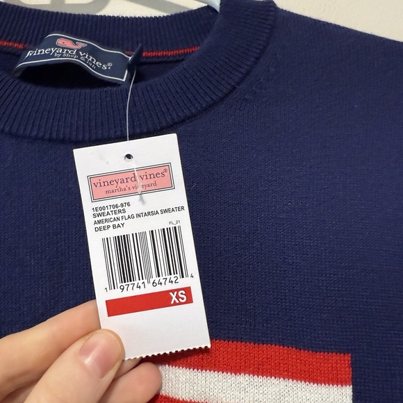 Vineyard‎ Vines NWT American Flag Intarsia Sweater in Deep Bay Blue Size XS - Picture 3 of 7